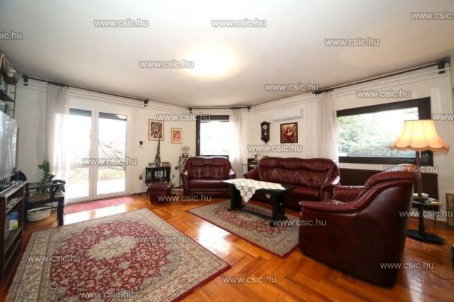 Eladó ikerház, Budapesten, III. kerületben 198 M Ft, 7 szobás