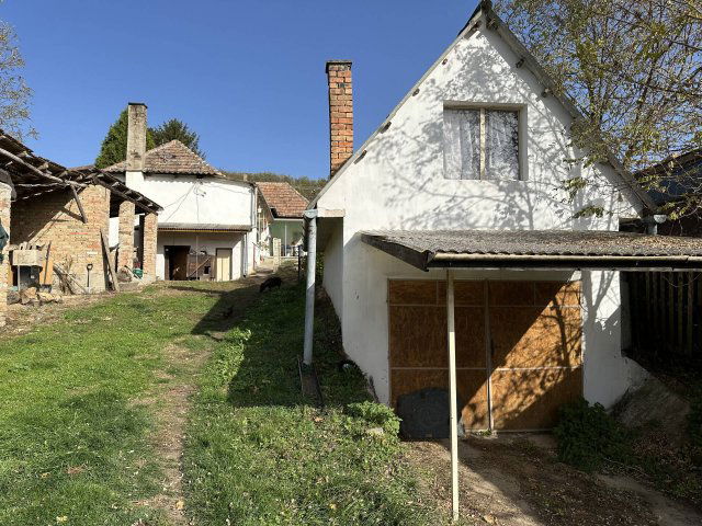 Eladó családi ház, Tabon 39.99 M Ft, 3+1 szobás