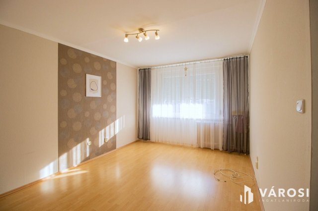 Kiadó panellakás, albérlet, Győrött 165 E Ft / hó, 2 szobás