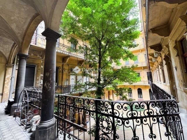 Eladó téglalakás, Budapesten, VII. kerületben 99.9 M Ft