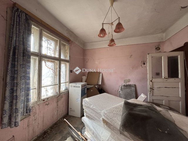 Eladó téglalakás, Lábatlanon, Rákóczi Ferenc úton 18.3 M Ft