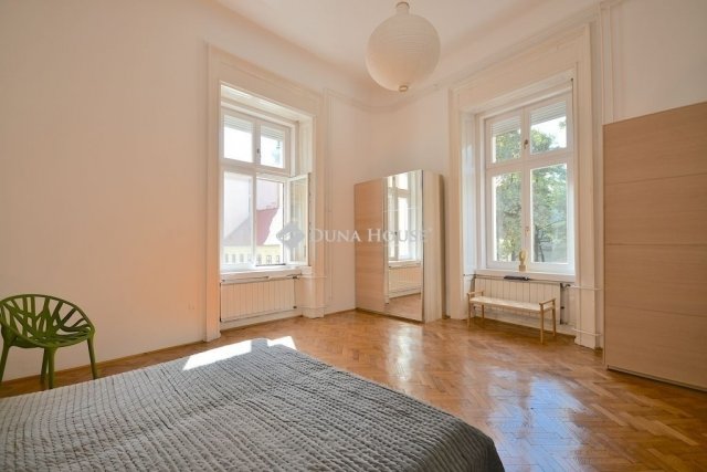 Eladó téglalakás, Budapesten, I. kerületben 166 M Ft, 2 szobás