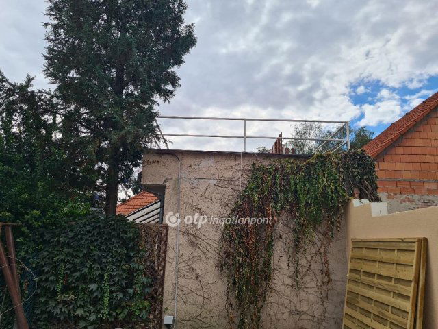 Eladó téglalakás, Budapesten, III. kerületben 69.999 M Ft