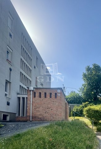 Eladó téglalakás, Szekszárdon 30.9 M Ft, 2 szobás