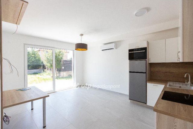 Eladó ikerház, Balatonfüreden 169 M Ft, 2+4 szobás