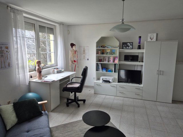 Kiadó téglalakás, albérlet, Pécsett, Jakabhegyi úton, 1 szobás