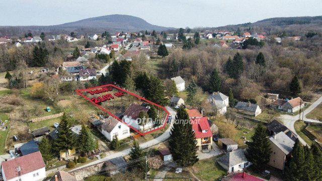 Eladó családi ház, Bakonybélben 69.8 M Ft, 6 szobás