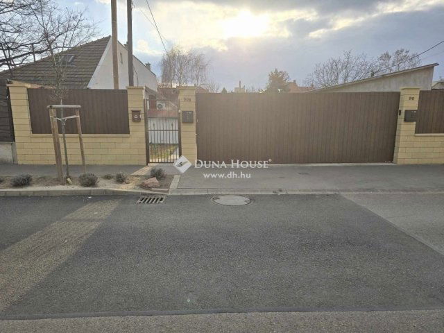 Eladó téglalakás, Budapesten, XX. kerületben 34.9 M Ft, 1 szobás