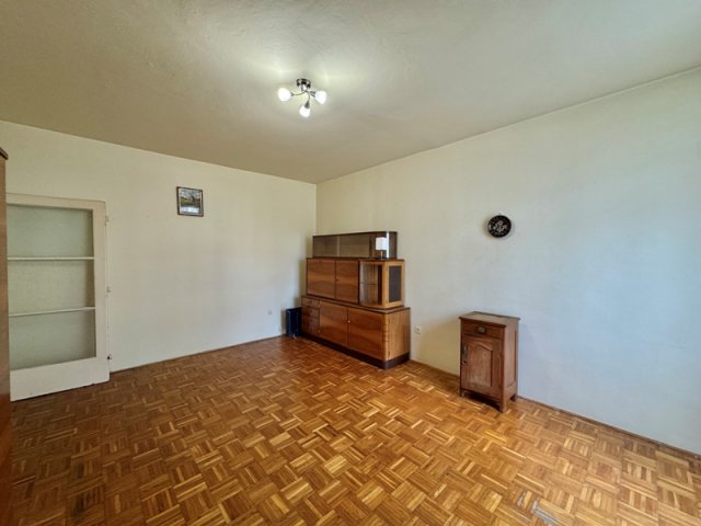 Kiadó panellakás, albérlet, Pécsett, Építők útján, 2 szobás