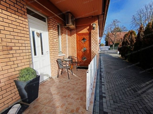 Eladó ikerház, Mosonmagyaróváron 74.9 M Ft, 2 szobás