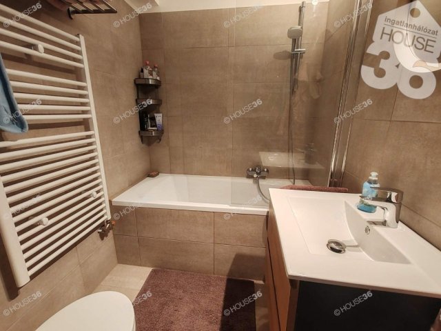 Eladó téglalakás, Kecskeméten 57.9 M Ft, 2 szobás