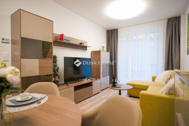 Eladó téglalakás, Budapesten, VIII. kerületben 70.544 M Ft