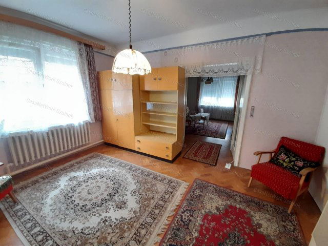 Eladó családi ház, Szolnokon 35 M Ft, 4 szobás