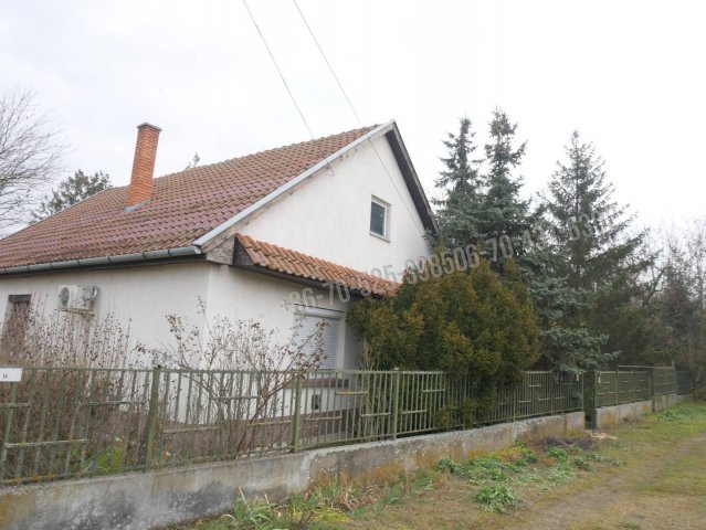 Eladó családi ház, Tápiószőlősön 32.9 M Ft, 3 szobás