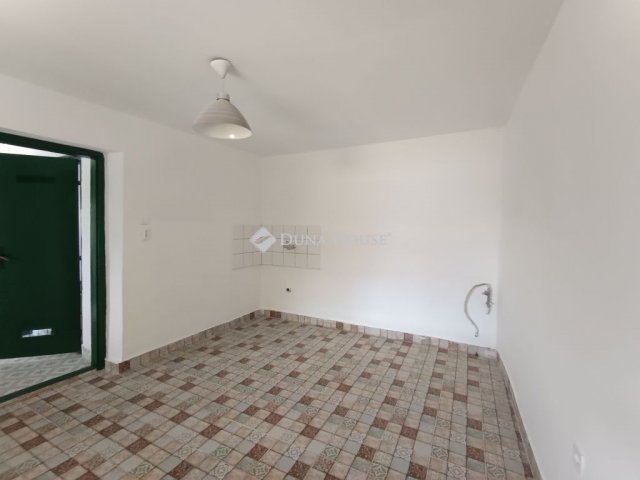 Eladó családi ház, Tápiószentmártonon 38.5 M Ft, 2 szobás