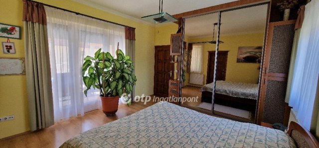 Eladó családi ház, Nyíregyházán 145 M Ft, 7 szobás