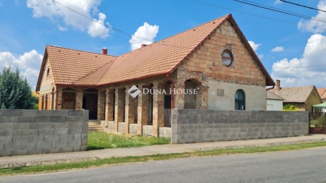 Eladó családi ház, Szellőn 49.9 M Ft, 5 szobás