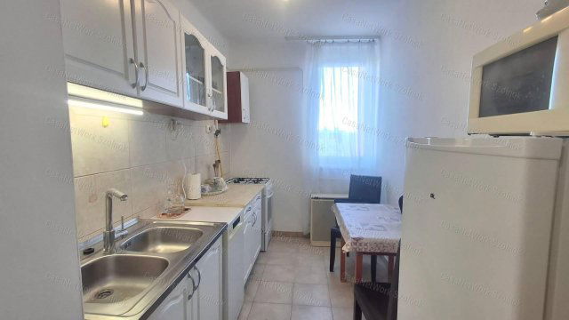 Kiadó téglalakás, albérlet, Szolnokon 135 E Ft / hó, 2 szobás