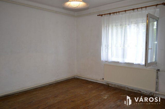 Eladó családi ház, Veszprémben 75 M Ft, 5 szobás