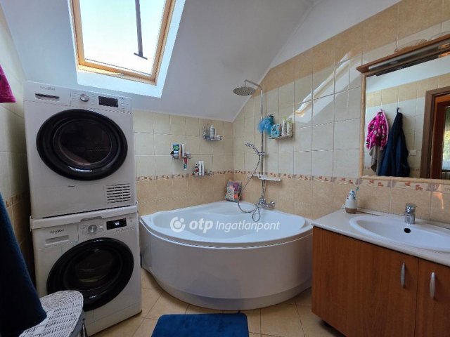 Eladó téglalakás, Budapesten, XVII. kerületben 74.99 M Ft