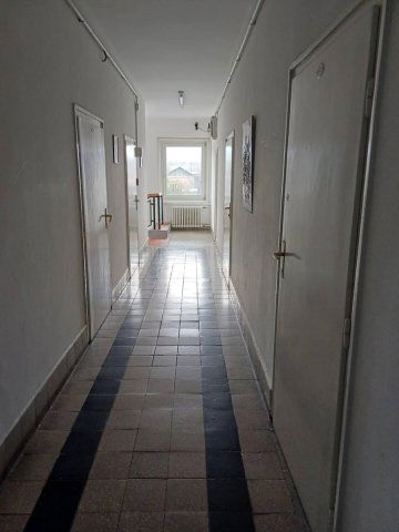 Kiadó iroda, Solymáron 65 E Ft / hó / költözzbe.hu