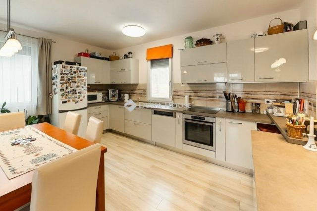 Eladó családi ház, Kecskeméten 82.9 M Ft, 4 szobás