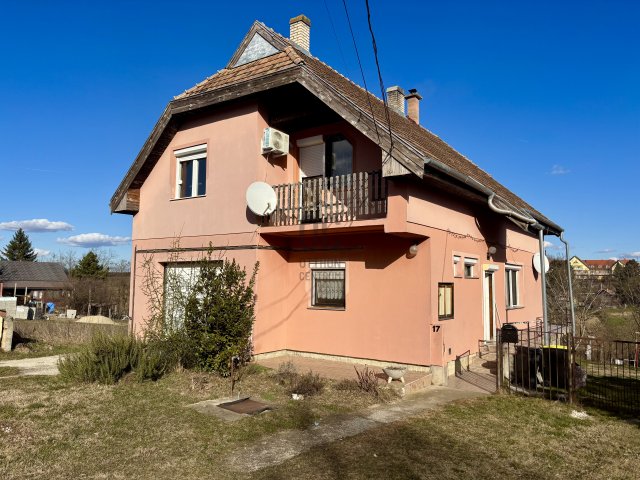 Eladó családi ház, Nagyberényen 64 M Ft, 7 szobás
