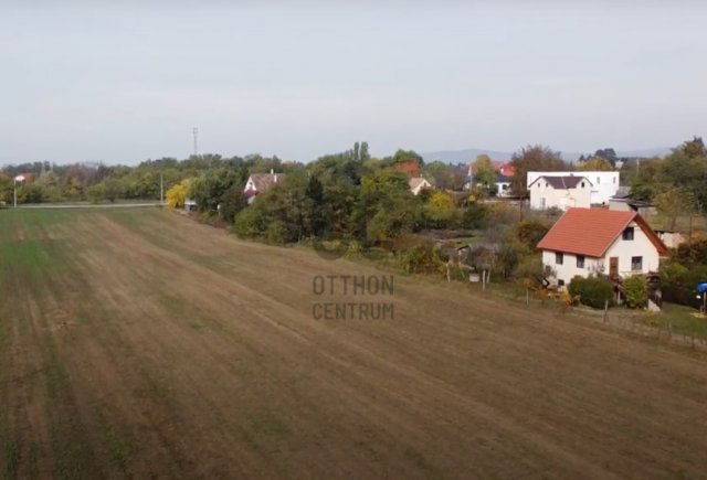Eladó telek, Tatán 39.9 M Ft / költözzbe.hu