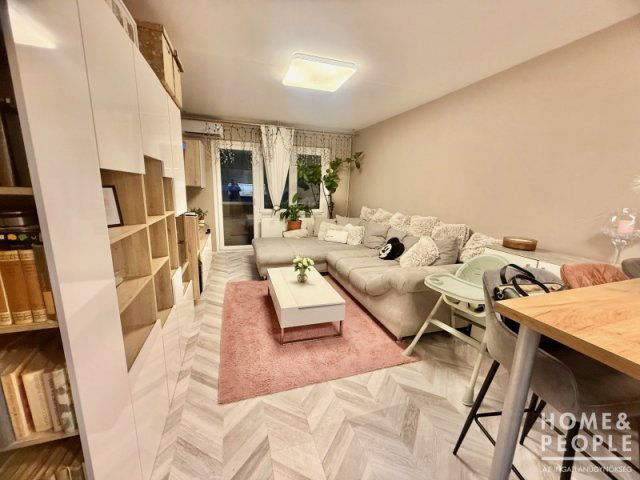 Eladó téglalakás, Szegeden 60 M Ft, 3 szobás