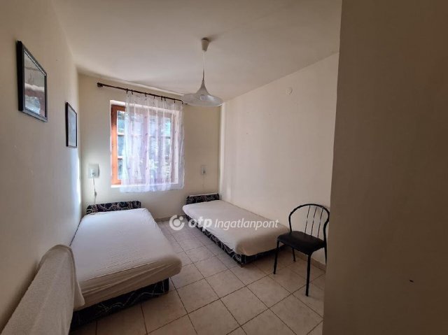 Eladó családi ház, Balatonkenesén 109 M Ft, 5 szobás