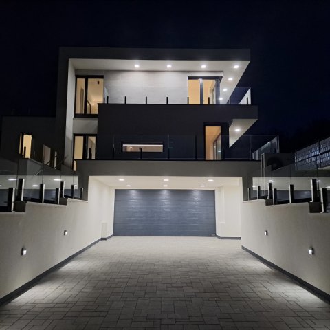 Eladó családi ház, Budapesten, III. kerületben 424.9 M Ft