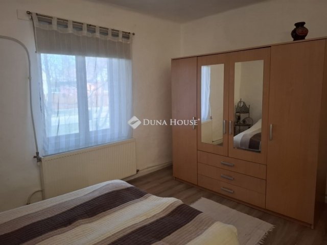 Eladó ikerház, Szegeden 43 M Ft, 1 szobás / költözzbe.hu