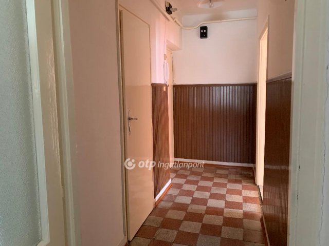 Eladó téglalakás, Kiskőrösön 22 M Ft, 2 szobás