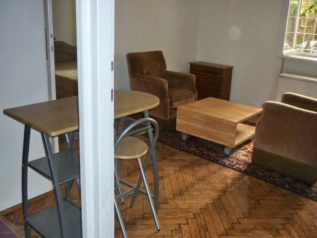 Kiadó téglalakás, albérlet, Pécsett 120 E Ft / hó, 1 szobás