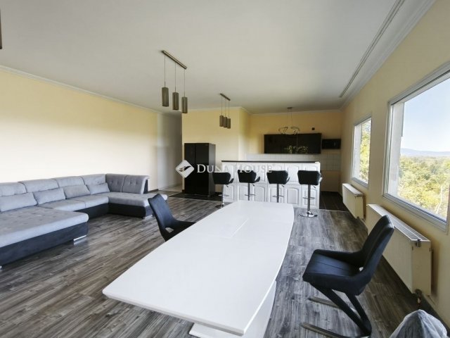 Eladó családi ház, Szentendrén 135 M Ft, 5 szobás