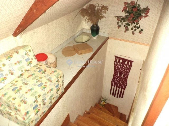 Eladó téglalakás, Székesfehérvárott 63.4 M Ft, 4 szobás