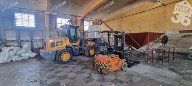 Kiadó ipari ingatlan, Kiskunmajsán 850 E Ft / hó
