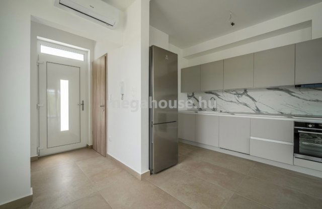 Eladó téglalakás, Törökbálinton 155 M Ft, 4 szobás