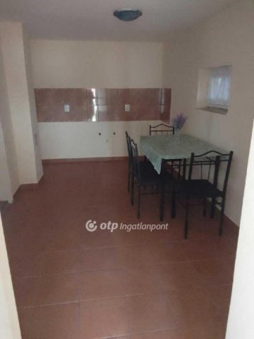 Eladó családi ház, Derecskén 10.5 M Ft, 1 szobás