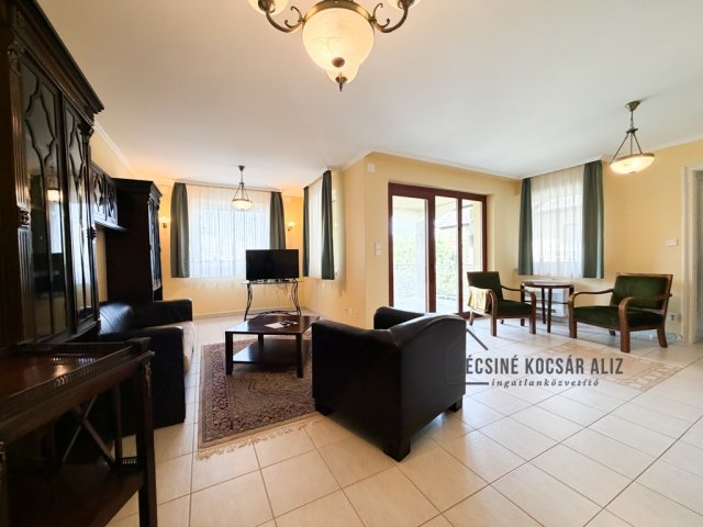 Kiadó téglalakás, albérlet, Debrecenben 320 E Ft / hó, 4 szobás