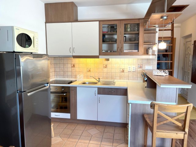 Kiadó téglalakás, albérlet, Pécsett 150 E Ft / hó, 2+1 szobás