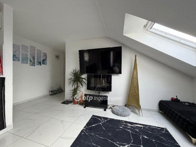 Eladó családi ház, Szigethalmon 83 M Ft, 6 szobás