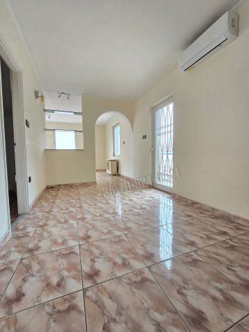 Eladó családi ház, Székesfehérvárott 120 M Ft, 8+1 szobás