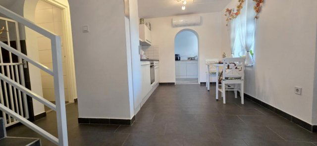 Eladó családi ház, Délegyházán 178.999 M Ft, 2 szobás