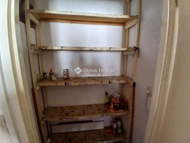 Kiadó téglalakás, albérlet, Debrecenben 250 E Ft / hó, 3 szobás