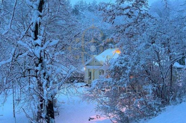 Eladó családi ház, Esztergomban 462.276 M Ft, 13 szobás