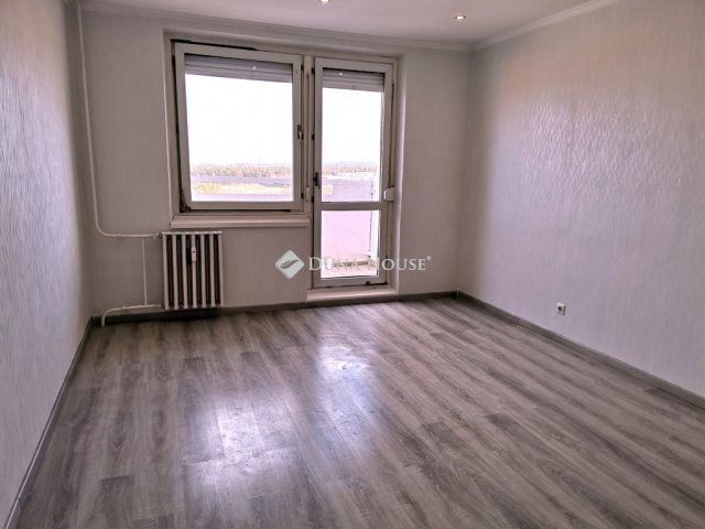 Kiadó panellakás, albérlet, Veszprémben, Haszkovó utcában