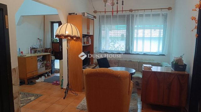 Eladó családi ház, Úrin 51.3 M Ft, 4 szobás