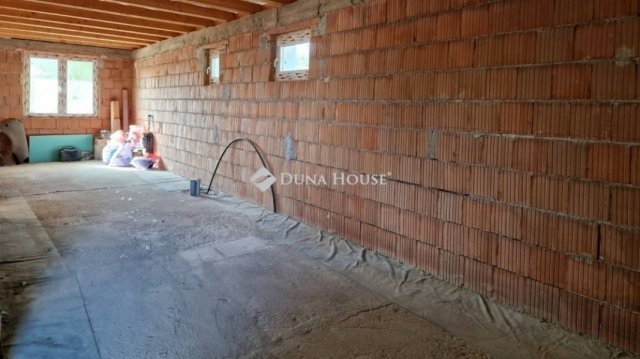 Eladó családi ház, Szentmártonkátán 39.999 M Ft, 4 szobás