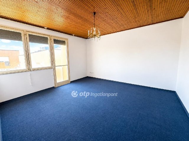 Eladó téglalakás, Csornán 37.1 M Ft, 2 szobás